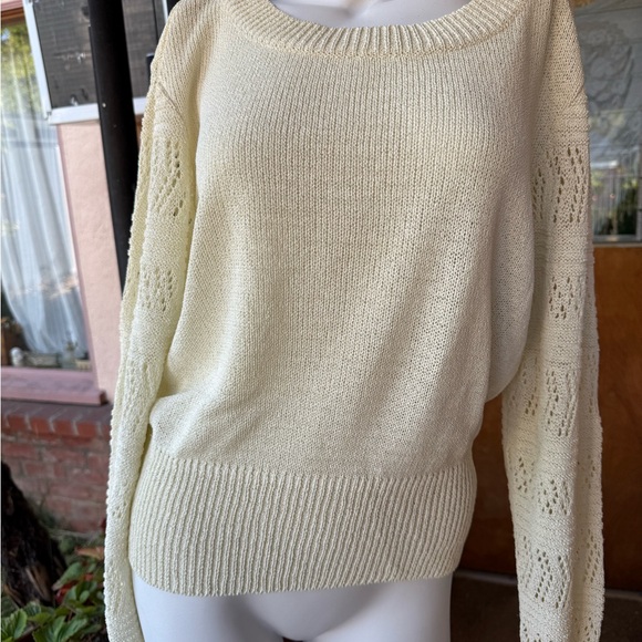 Vintage 80’s Missoni vanilla cream knit sweater perfectly preserved. Sz 44